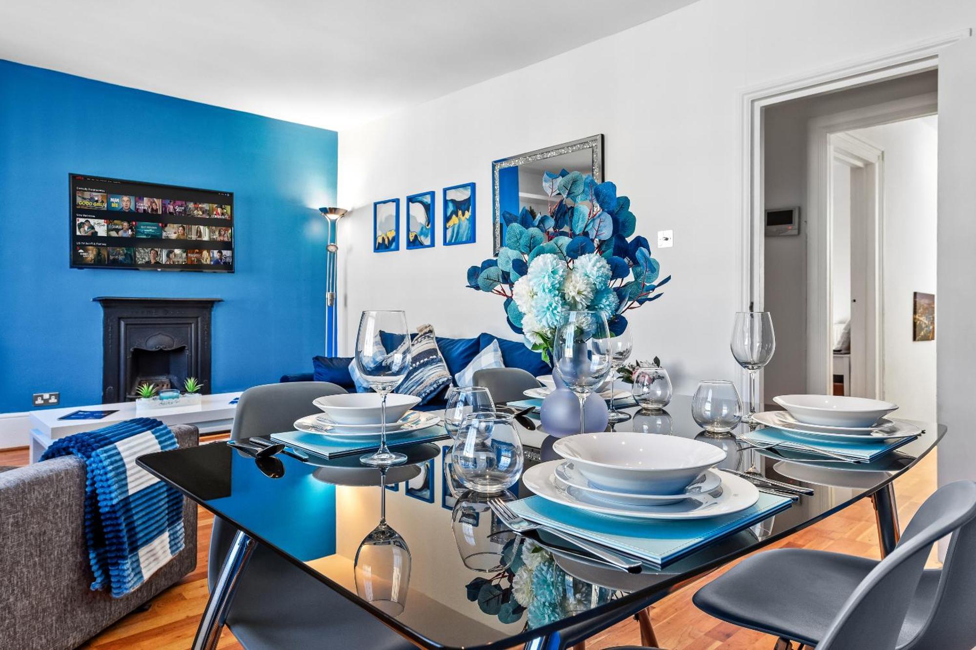Balcony Blue Theme 1 Bedroom Central London Luxury Flat Near Hyde Park! Accommodates Up To 6! Double Sofa Bed And Next To Station! Eksteriør bilde