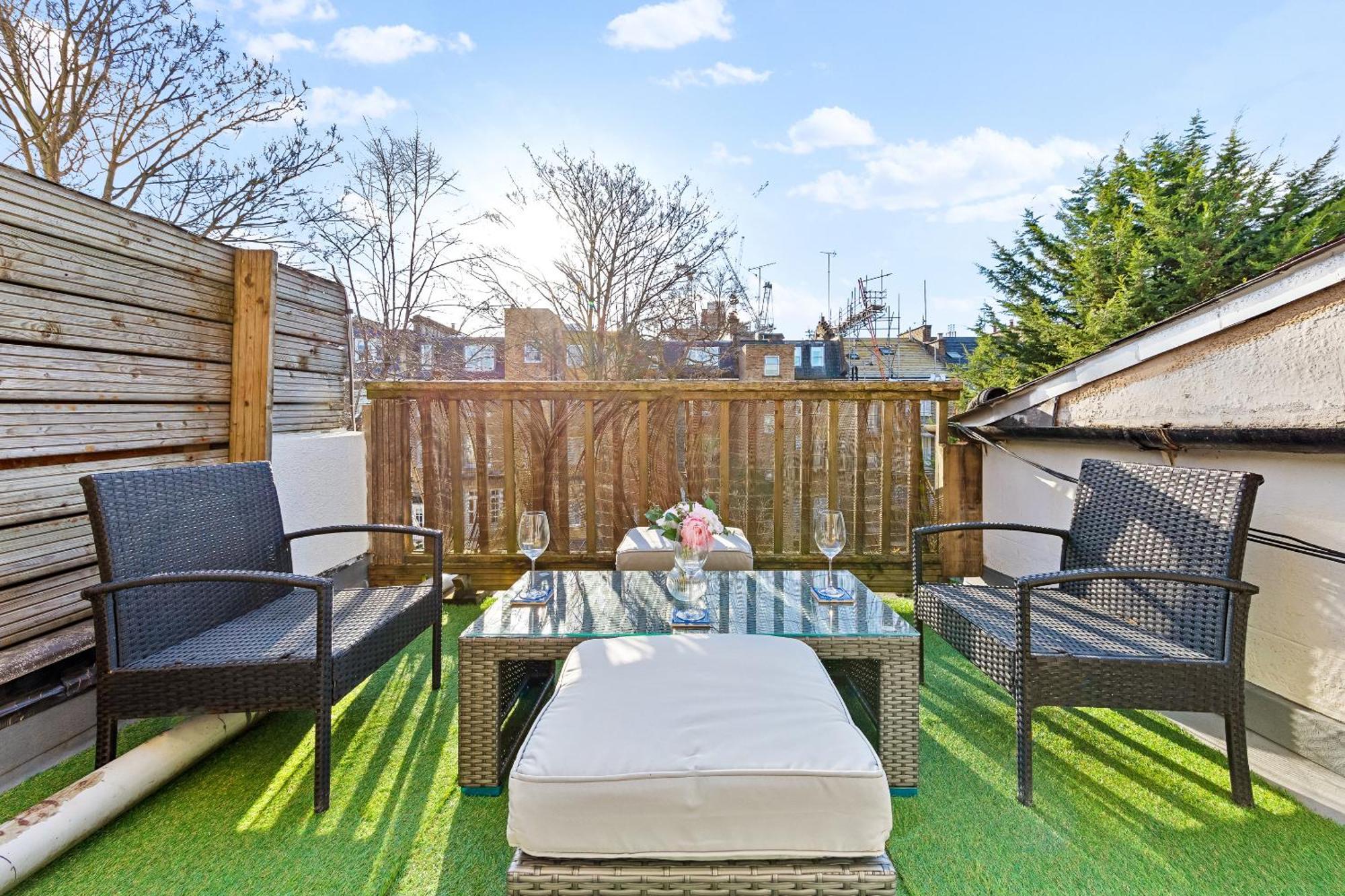 Balcony Blue Theme 1 Bedroom Central London Luxury Flat Near Hyde Park! Accommodates Up To 6! Double Sofa Bed And Next To Station! Eksteriør bilde