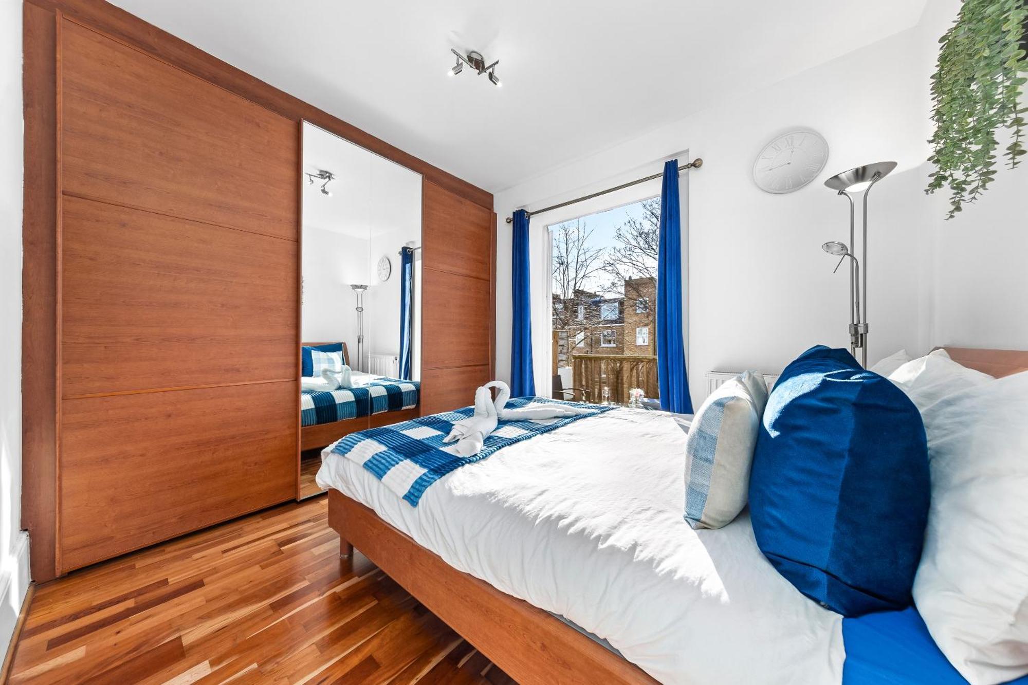 Balcony Blue Theme 1 Bedroom Central London Luxury Flat Near Hyde Park! Accommodates Up To 6! Double Sofa Bed And Next To Station! Eksteriør bilde