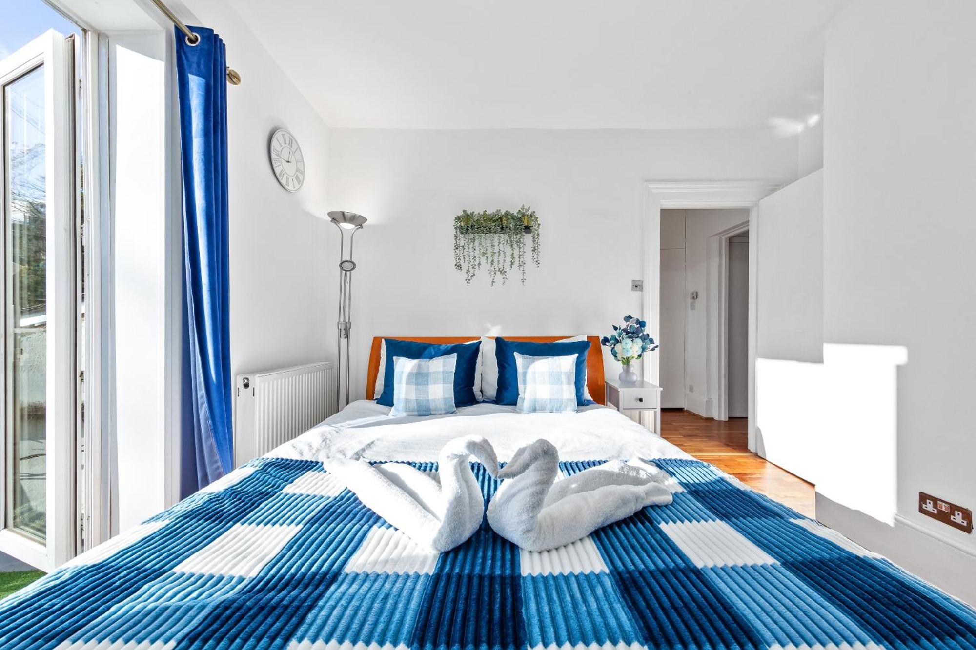 Balcony Blue Theme 1 Bedroom Central London Luxury Flat Near Hyde Park! Accommodates Up To 6! Double Sofa Bed And Next To Station! Eksteriør bilde