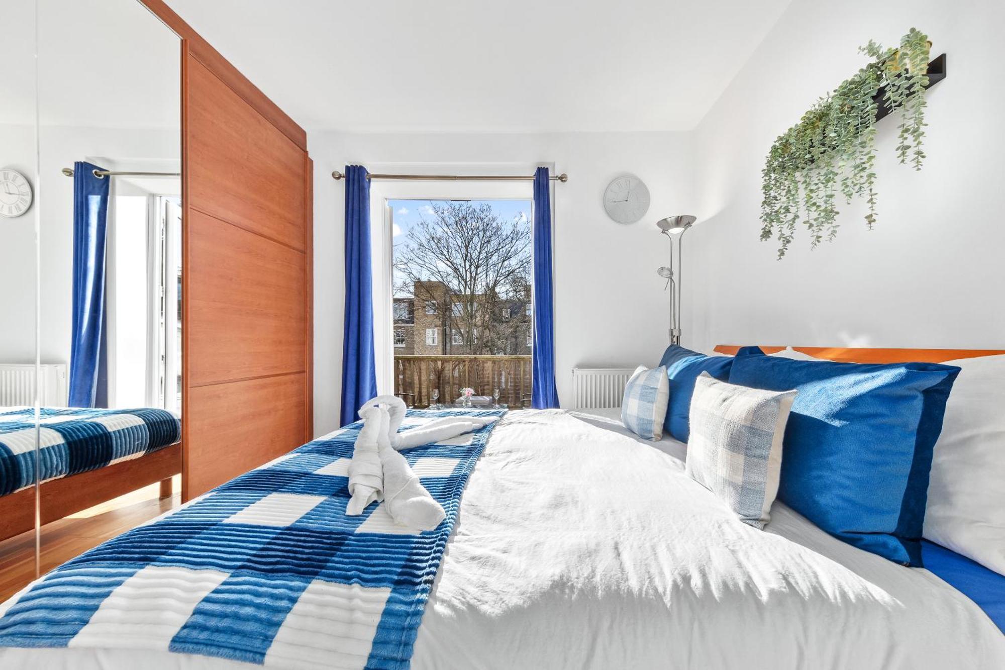 Balcony Blue Theme 1 Bedroom Central London Luxury Flat Near Hyde Park! Accommodates Up To 6! Double Sofa Bed And Next To Station! Eksteriør bilde