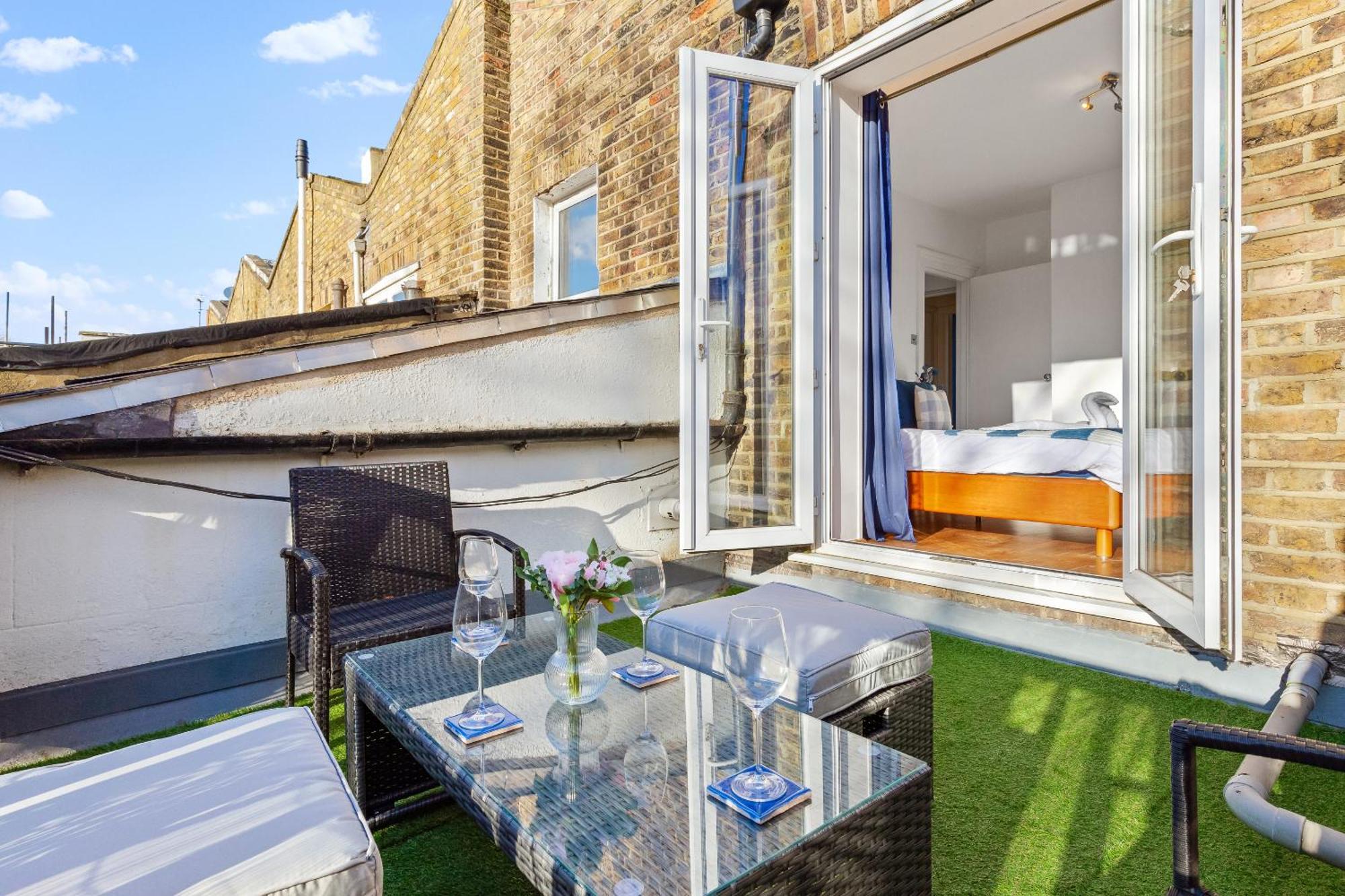 Balcony Blue Theme 1 Bedroom Central London Luxury Flat Near Hyde Park! Accommodates Up To 6! Double Sofa Bed And Next To Station! Eksteriør bilde