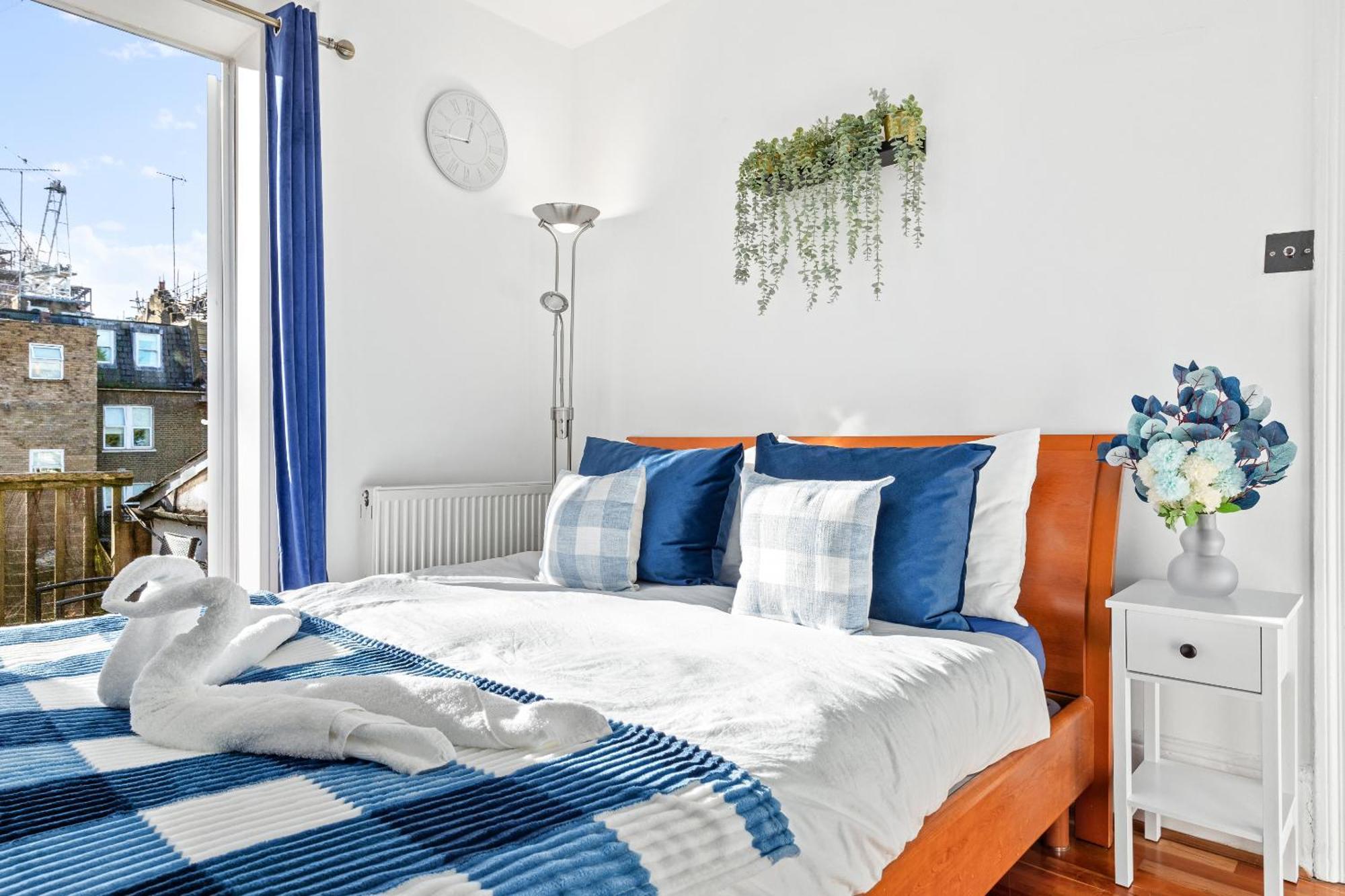 Balcony Blue Theme 1 Bedroom Central London Luxury Flat Near Hyde Park! Accommodates Up To 6! Double Sofa Bed And Next To Station! Eksteriør bilde