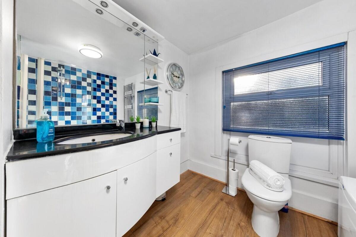 Balcony Blue Theme 1 Bedroom Central London Luxury Flat Near Hyde Park! Accommodates Up To 6! Double Sofa Bed And Next To Station! Eksteriør bilde