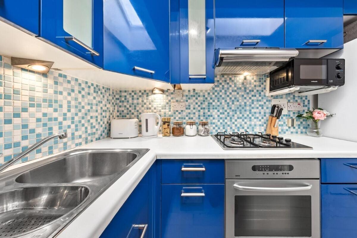 Balcony Blue Theme 1 Bedroom Central London Luxury Flat Near Hyde Park! Accommodates Up To 6! Double Sofa Bed And Next To Station! Eksteriør bilde